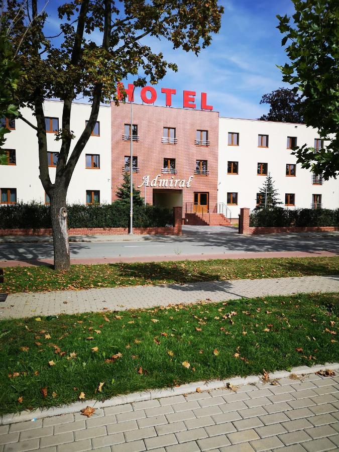 Hotel I Restauracja Admiral Lehnice Exteriér fotografie
